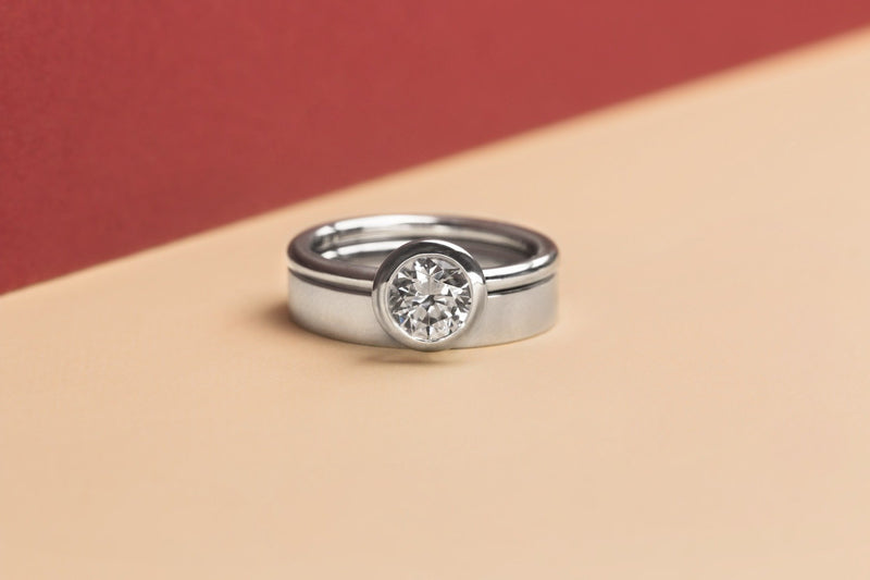 18K Round Gold Bezel Diamond Engagement Ring
